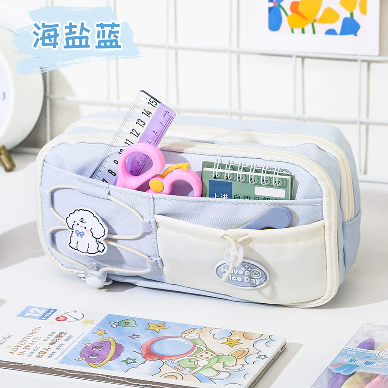 Màu sắc: Chú chó con màu xanh