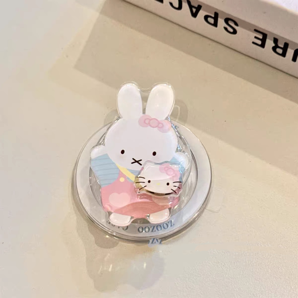 Màu sắc: Giá đỡ từ tính để xoay chú thỏ Kitty và Miffy.