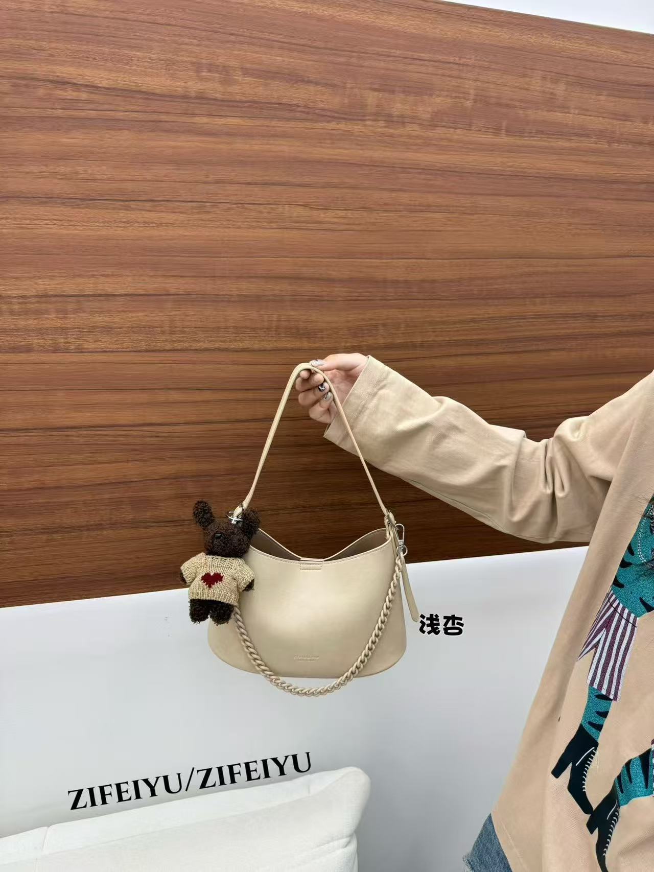 Màu sắc: Quả mơ
