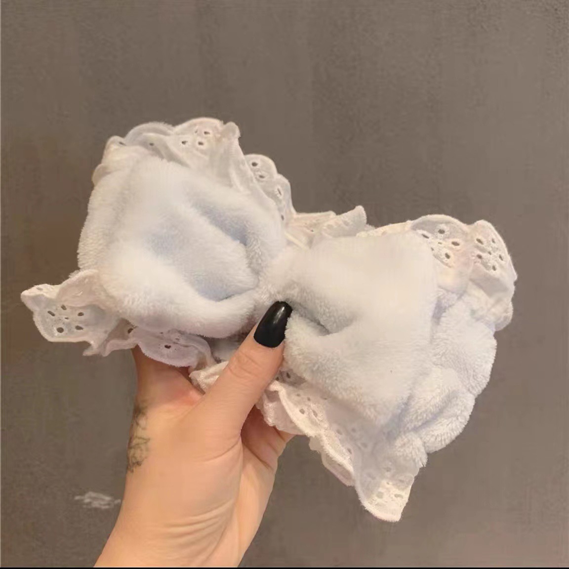 Màu sắc: Ren xanh