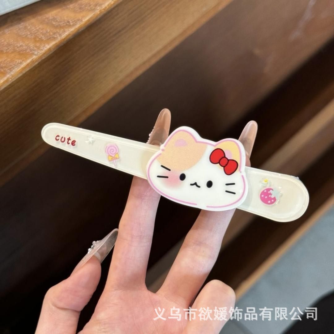 Màu sắc: Mèo vàng