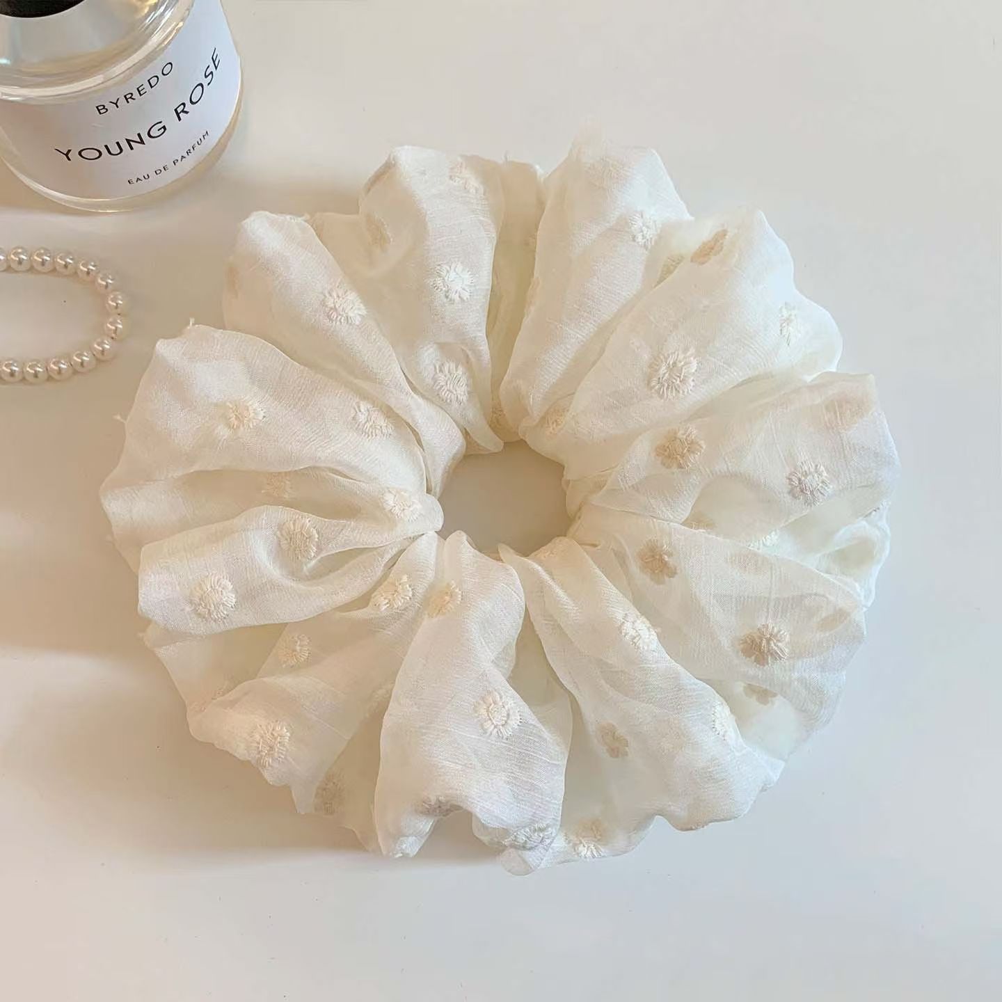 Màu sắc: Trắng