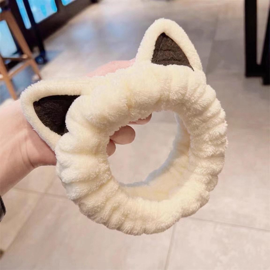 Màu sắc: Miếng che tai mèo, màu be