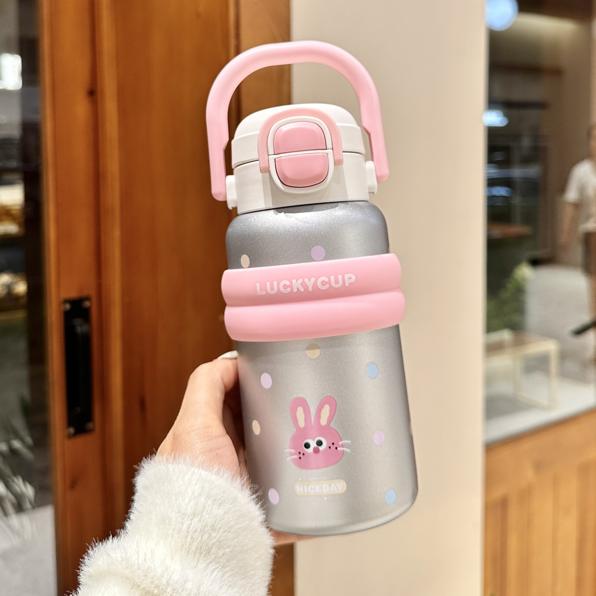 Màu sắc: 7752 Màu hồng 550ml