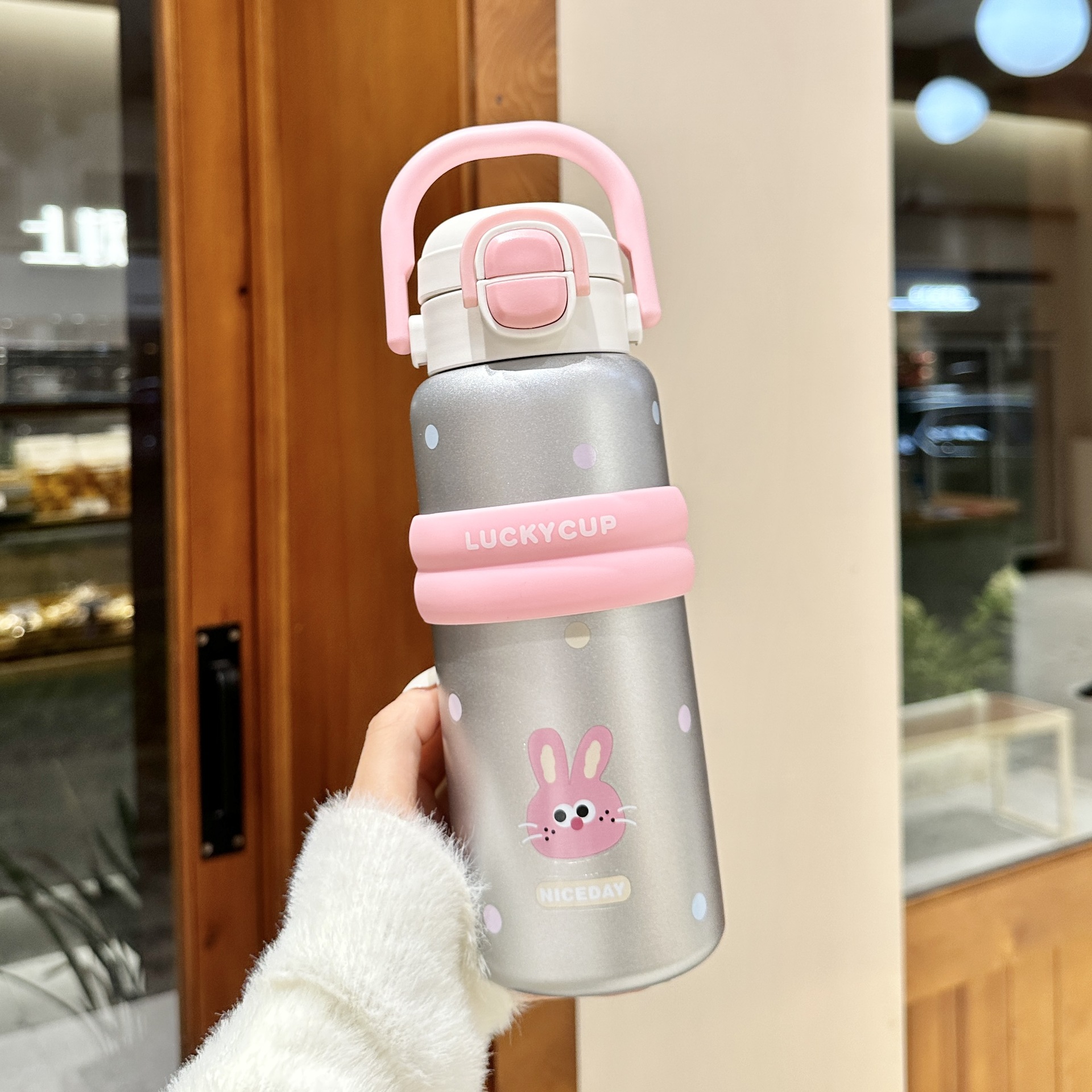 Màu sắc: 7753 Màu hồng 700ml