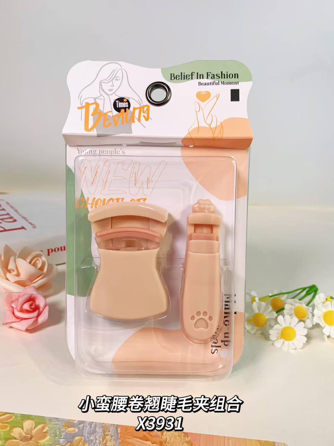 Màu sắc: Bộ dụng cụ uốn mi hình bàn chân mèo dễ thương X3931